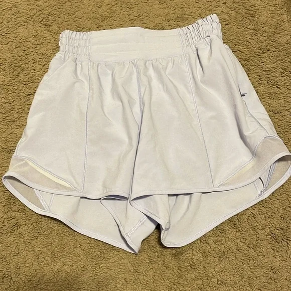 Lululemon Hotty Hot HR lined Short 4” PASTEL BLUE Sz 2 - Picture 3 of 6